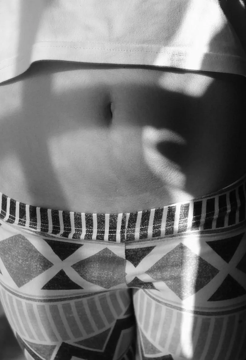 belly, tee shirt, pantalone, girl, body, light